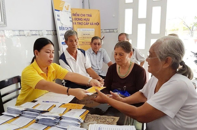 Từ 1-7, muốn nghỉ hưu sớm người lao động phải đáp ứng điều kiện gì? 6 luong huu 1 1743562169656114398454