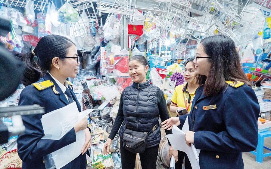 z7199523254899 8e8bfa7f398e2f70aba12121983adb2020251110105257 1762833314416215846498 0 0 552 883 crop 1762833318752201872859